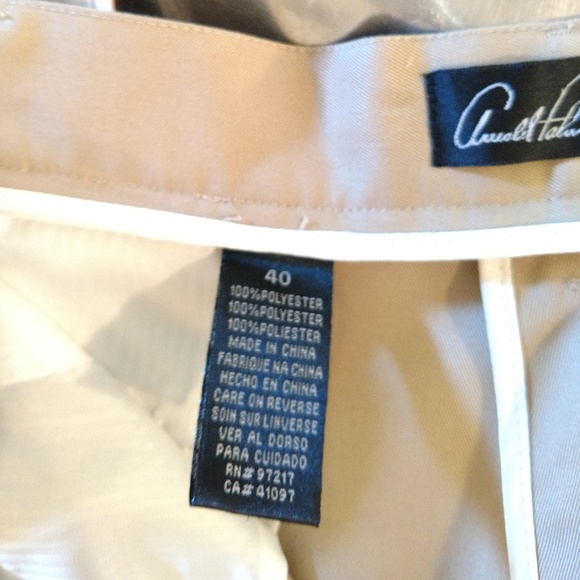 Khaki Shorts Size 40 - Picture 2 of 2